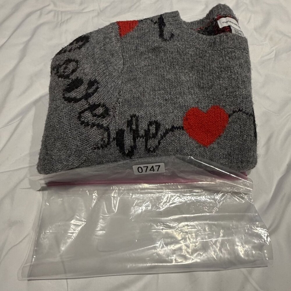 Cupcakes & Cashmere Gray Sweater Red Hearts & Love Script Pattern XS Acrylic Ble - Picture 8 of 9